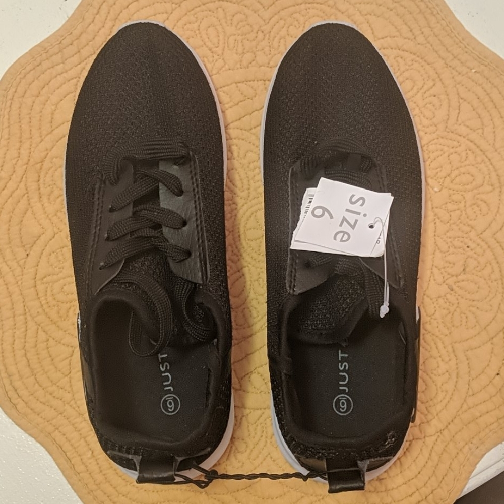 Women's shoes